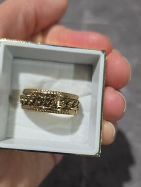 Unisex band rings suitable for most occasions, promise ring, engagement ring